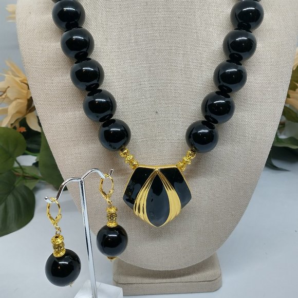Necklace Black and Gold Chunky Statement Necklace and  Earrings - Picture 3 of 8